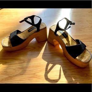 Cute vintage sandals size 7.5